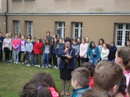 Uroczystość przy tablicy pamiątkowej