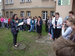 Uroczystość przy tablicy pamiątkowej