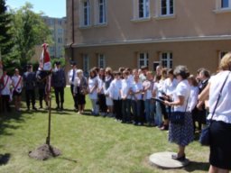 Uroczystość sadzenia Dębu Pamięci